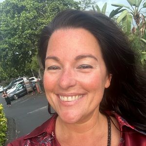 Meet your Posher, Gena